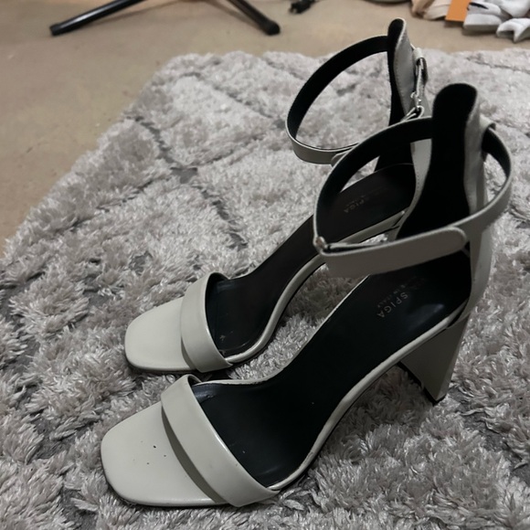 VIA Spiga Italian Leather Sandals Size 8.5M 38.5 Women's White Heeled Luxury - Picture 9 of 13